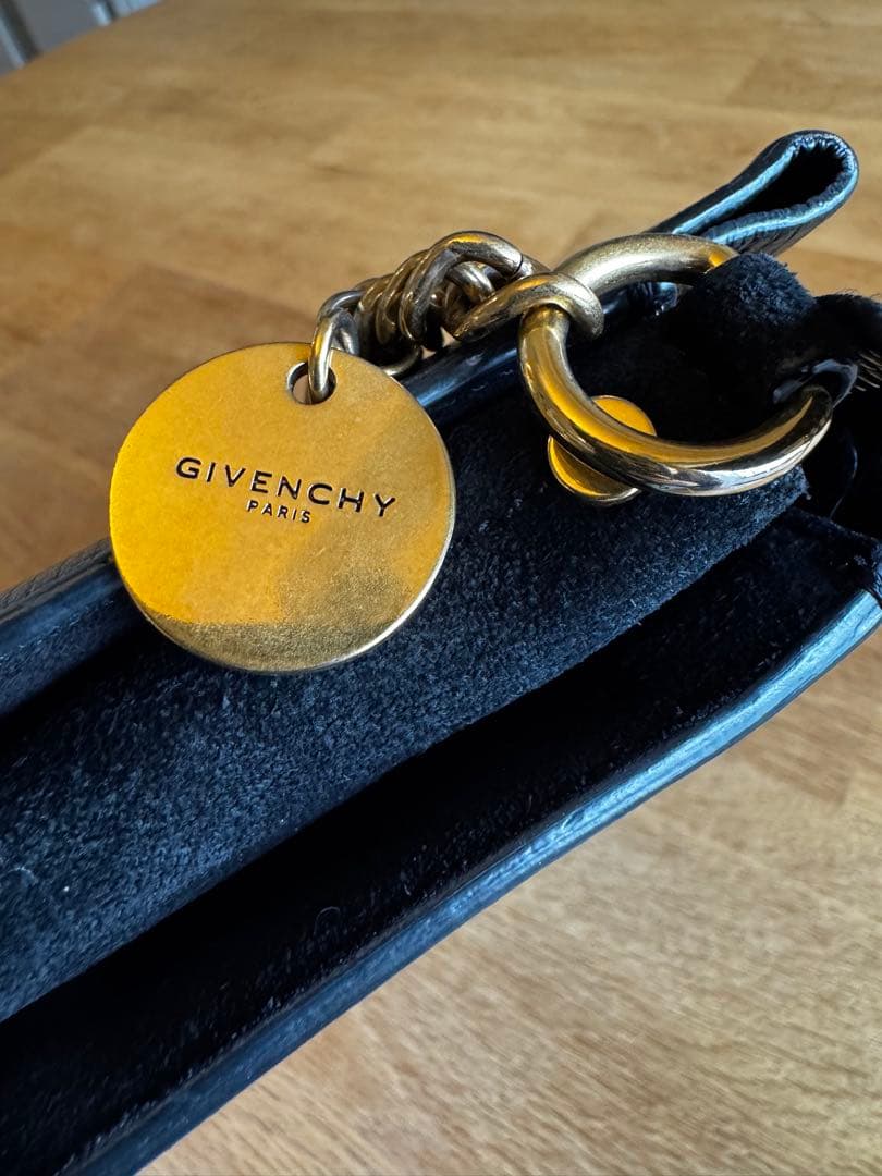 GIVENCHY（ジバンシィ） CROSS 3 （クロススリー）