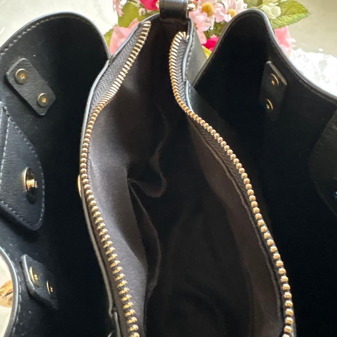 エムズグレイシー　カタログ掲載ロゴ入りパールハンドバック　ブラック（ベルト無し）