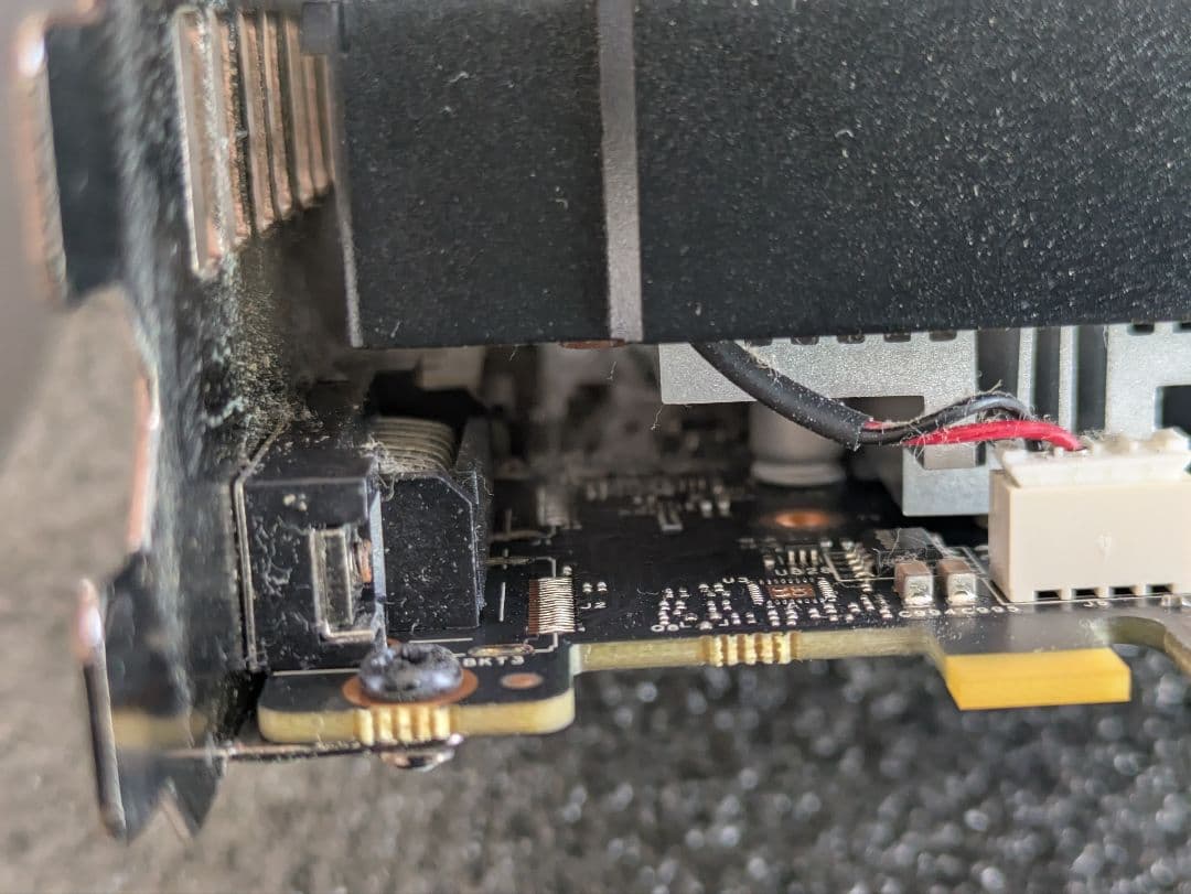 玄人志向　GF-GTX1650D6-E4GB/DF3