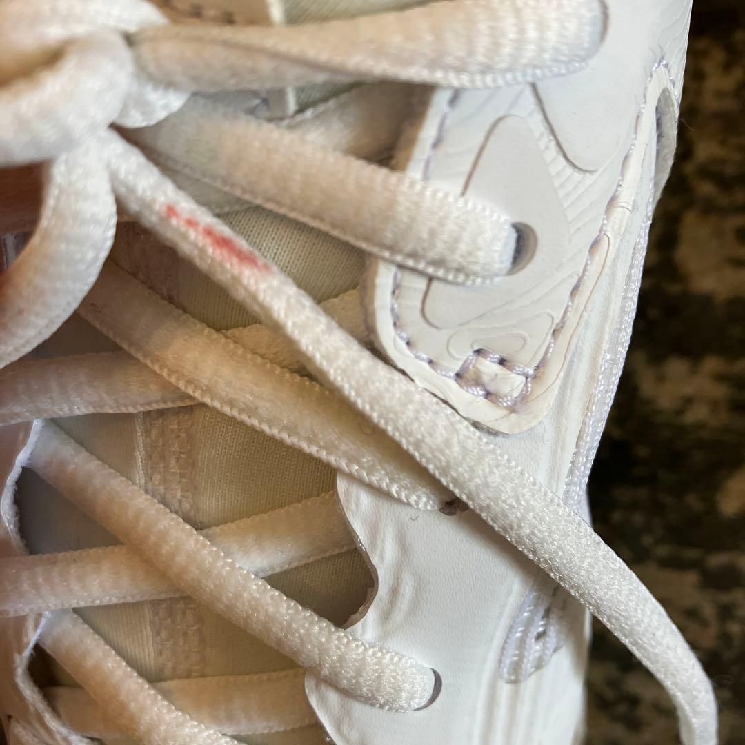 ミズノ　バレーボールシューズ　ウェーブモーメンタム3 23.5 室内履き