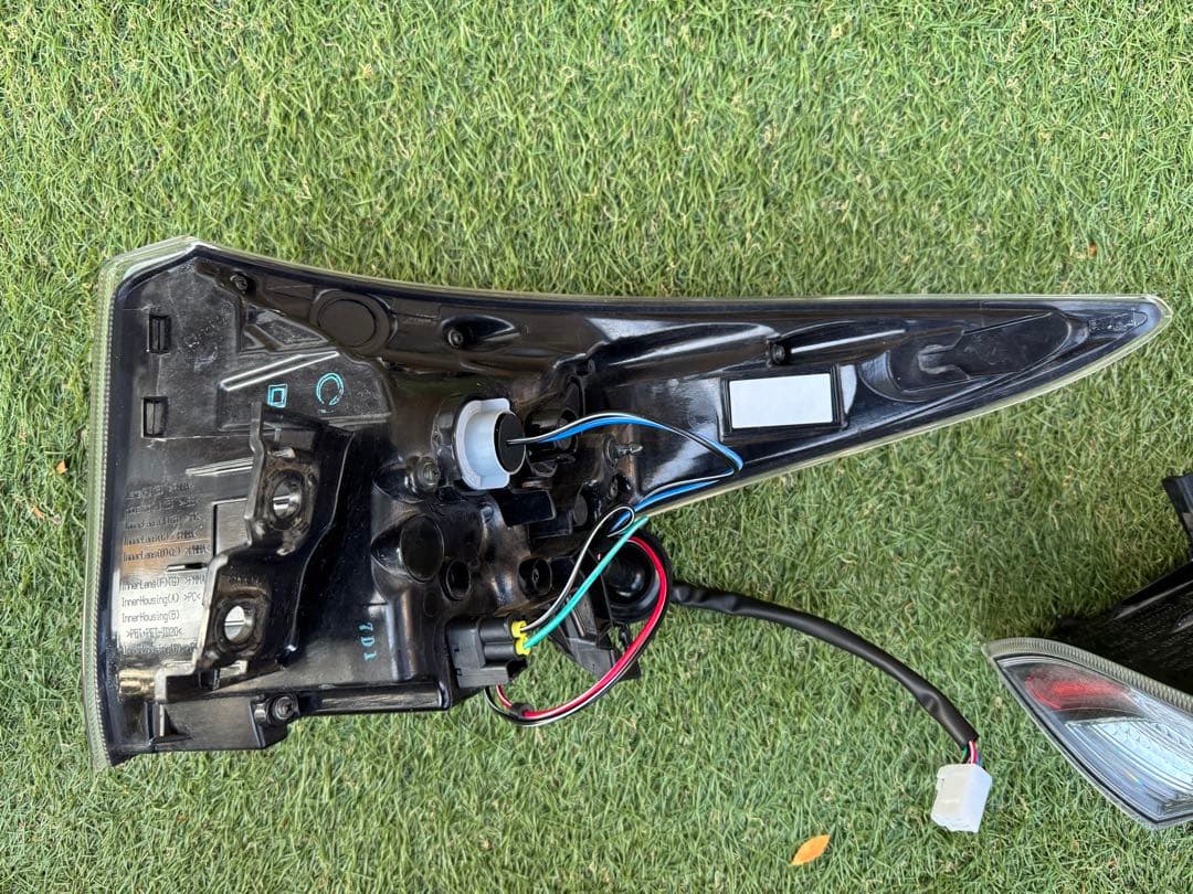 TOYOTA プリウス50系前期　純正テールランプ 左右セット