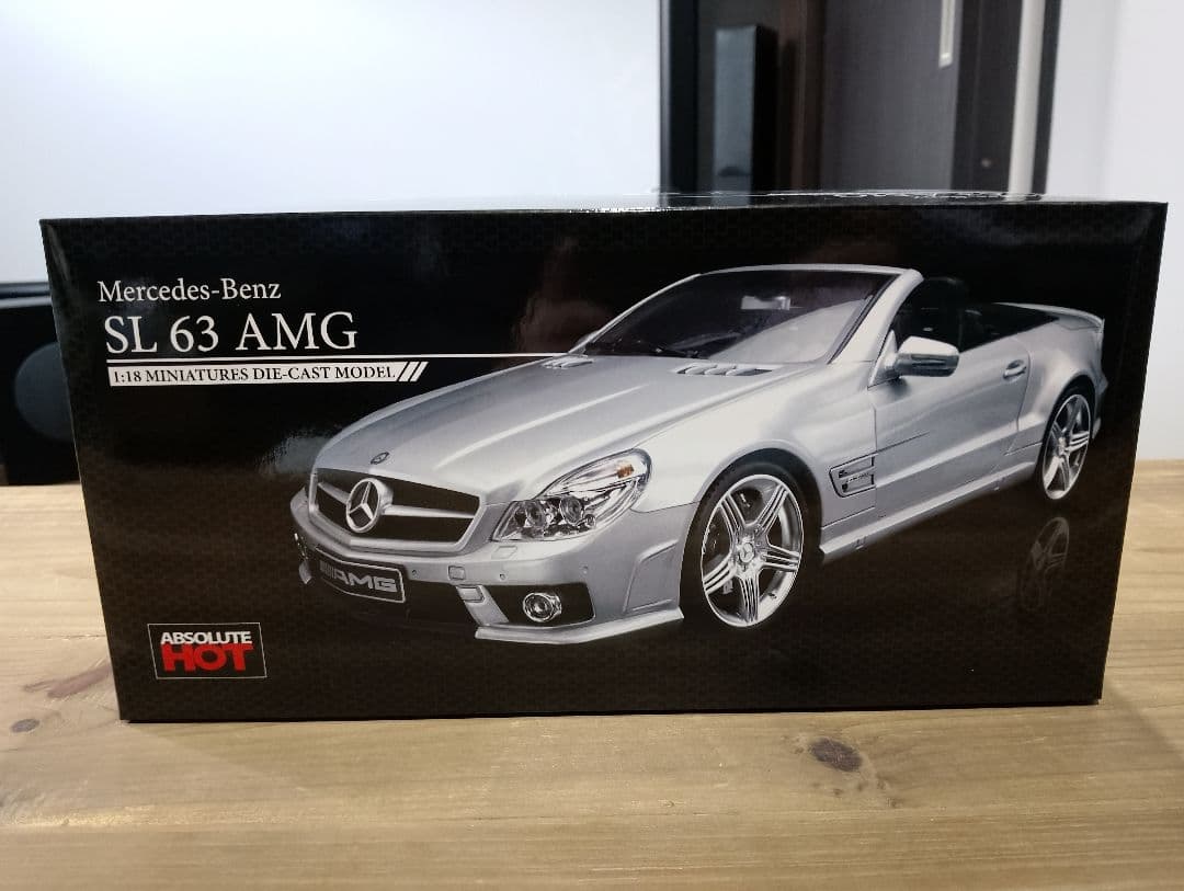 マック　1/18 メルセデスSL63 AMG R230　ミニカー　シルバー