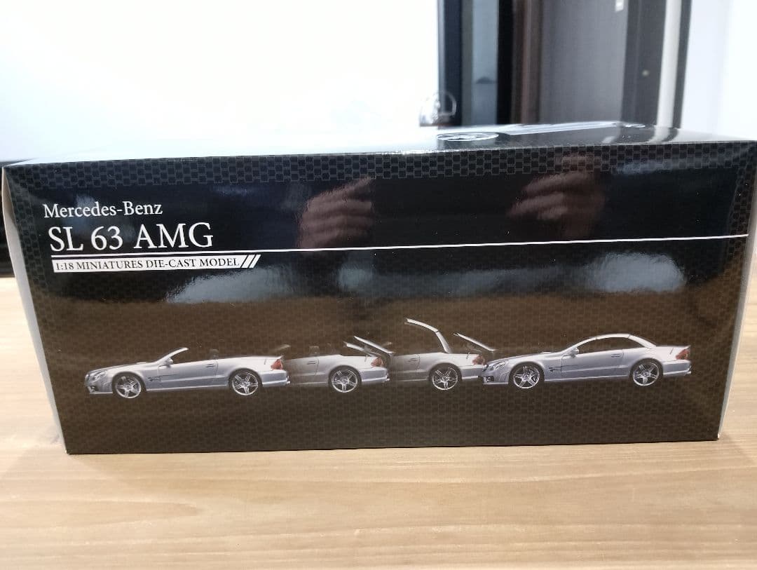 マック　1/18 メルセデスSL63 AMG R230　ミニカー　シルバー