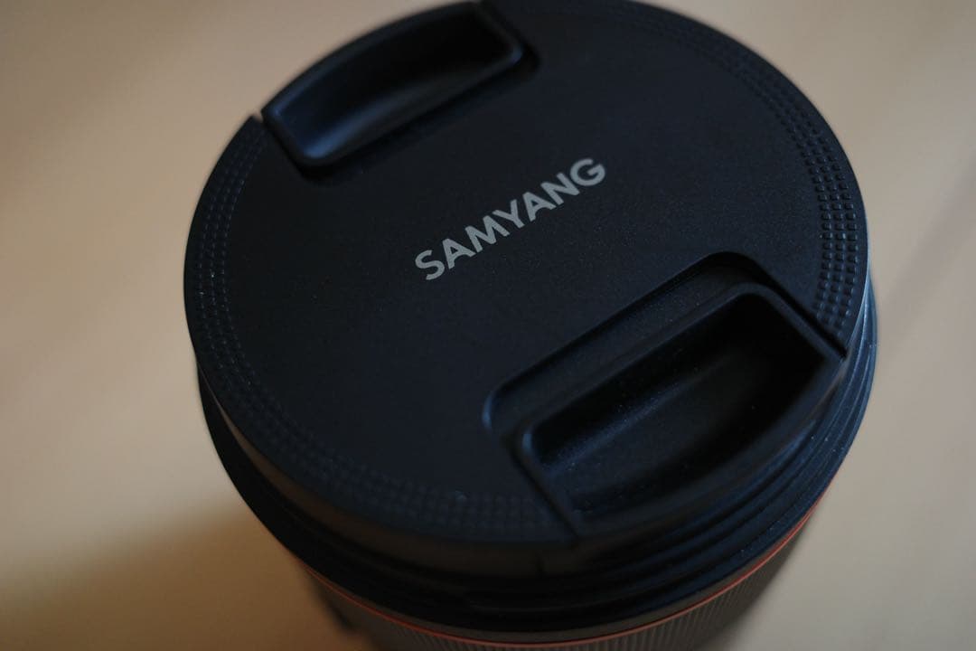 [値下げ中]SAMYANG AF24mm f1.8 メンズケースレンズフード付き