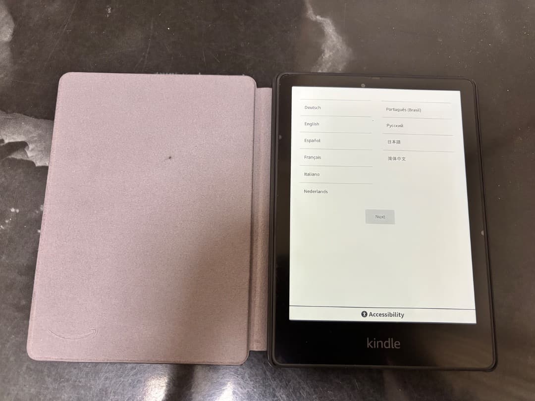 Kindle Paperwhite 本体とカバー付き