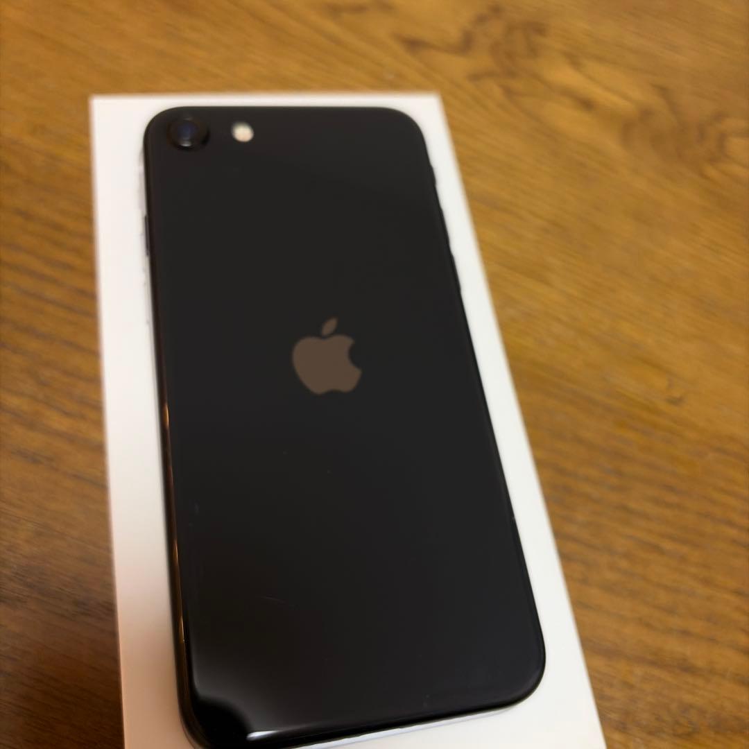 コ*ン様 iphonese 第2世代 本体 64 SIMロックなし