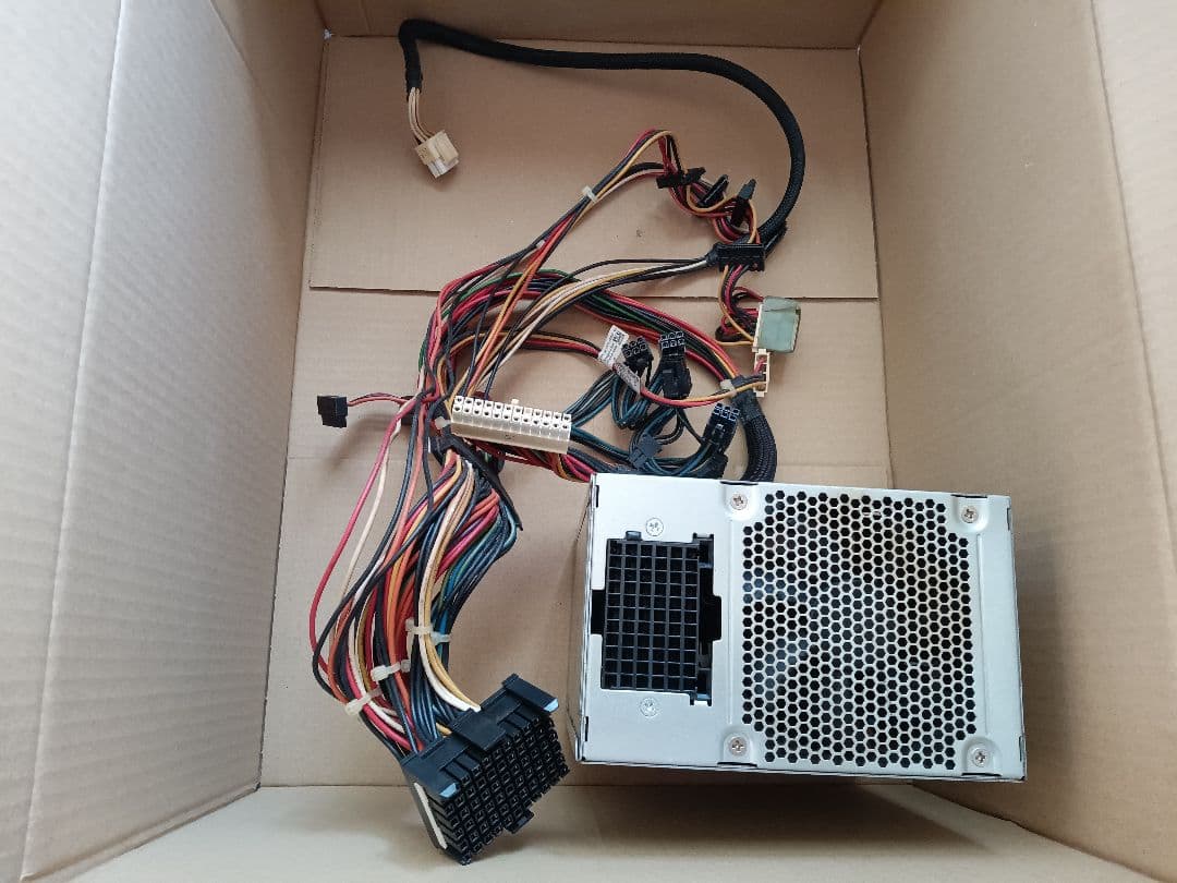 完動品 875W DELL Alienware PC純正品 電源ユニット 非売品