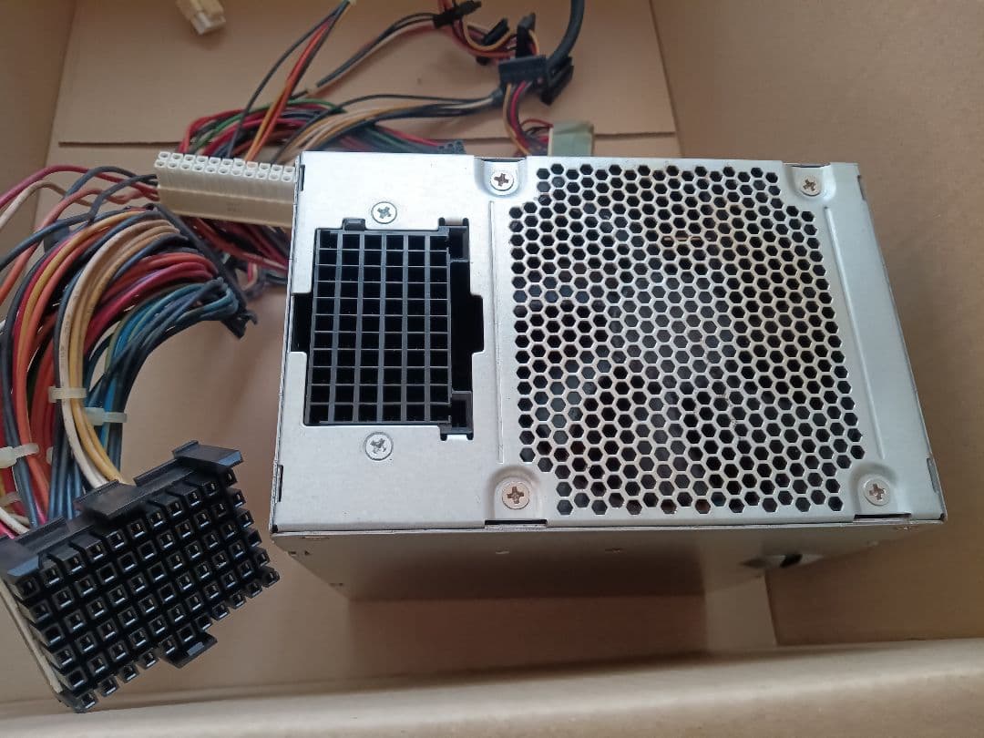 完動品 875W DELL Alienware PC純正品 電源ユニット 非売品