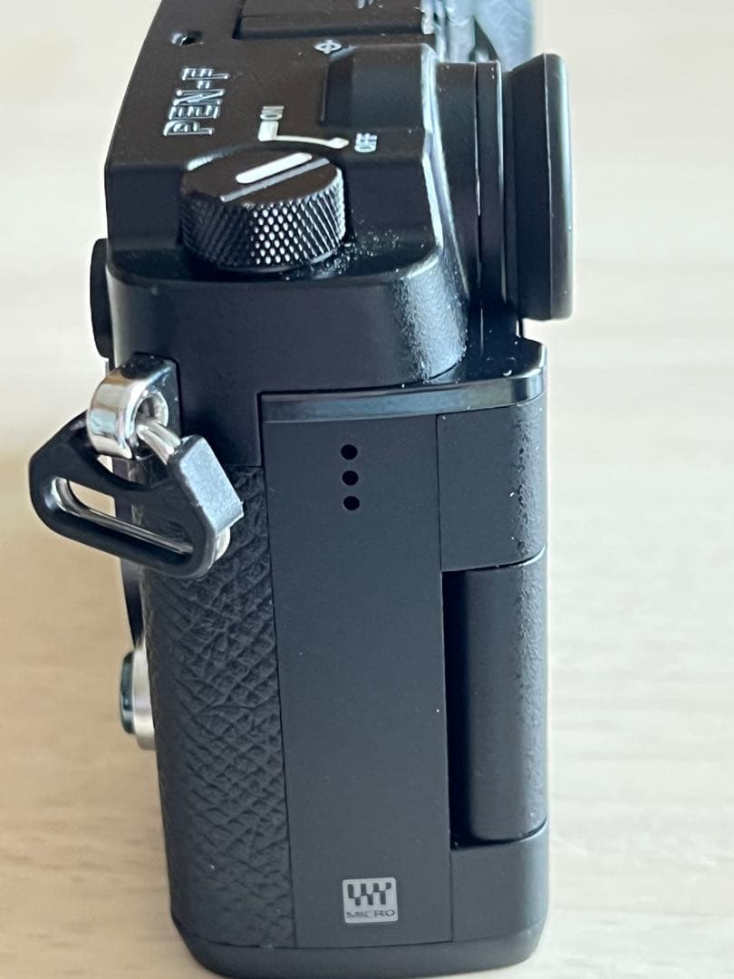 「オリンパス渾身の」レンジファインダ一眼PEN-F ミラーレス一セット