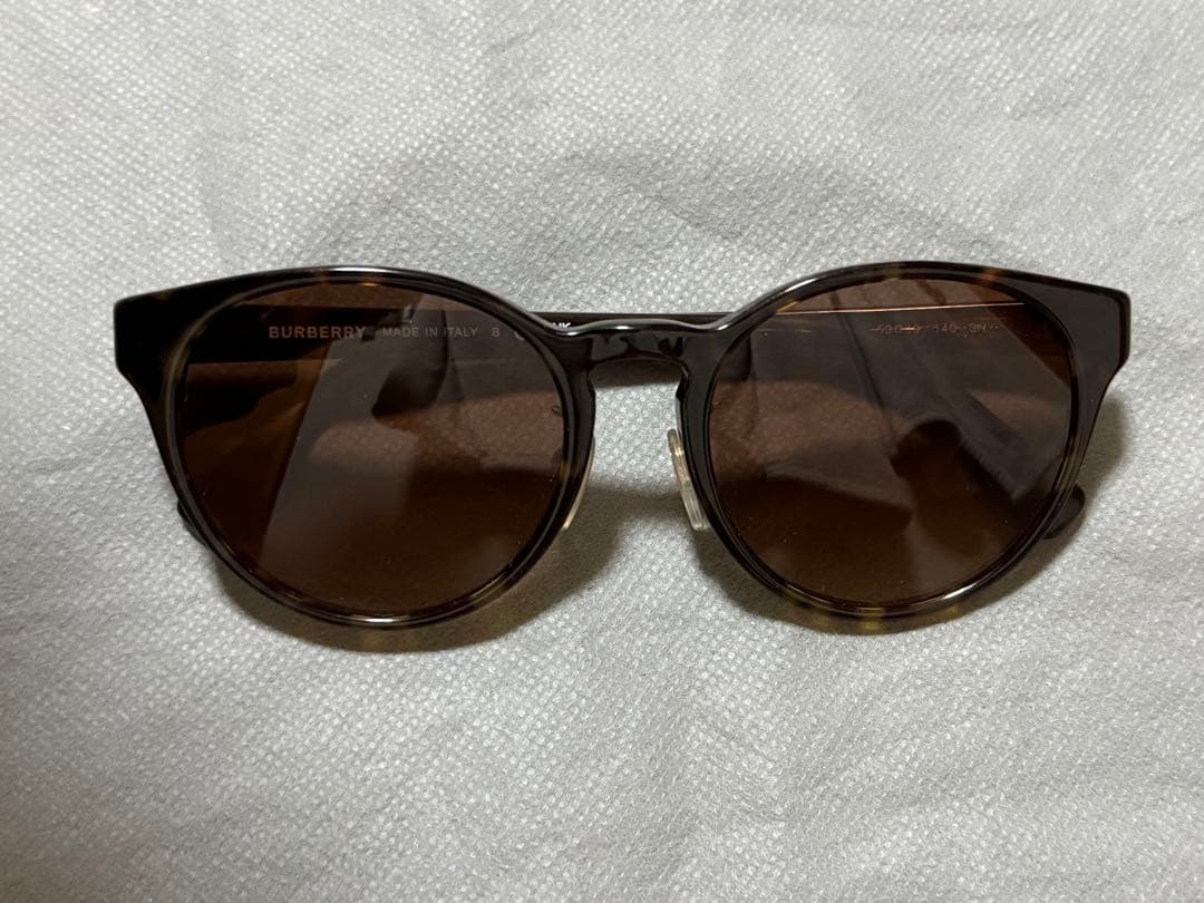 BURBERRY バーバリー　サングラス　BE4351D