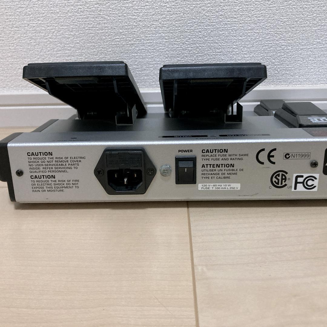 BEHRINGER FCB1010 ペダル搭載MIDIフットコントローラー
