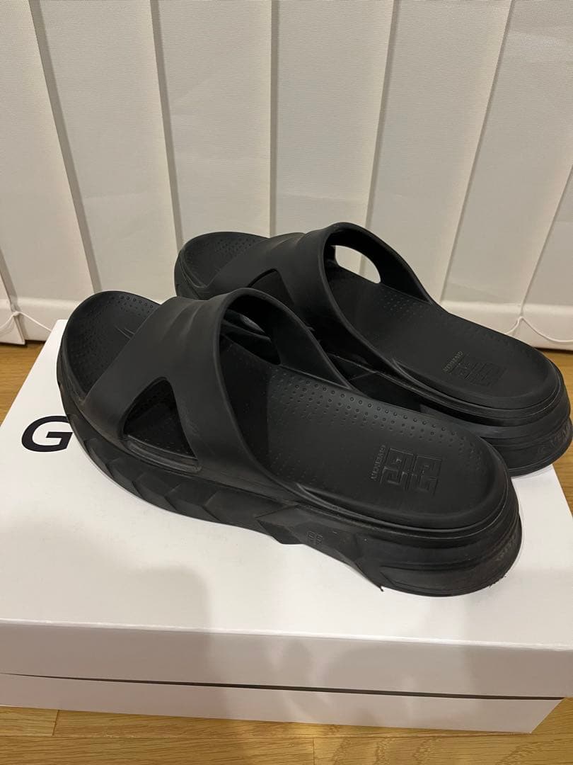 GIVENCHY マシュマロ サンダル 黒 41 箱あり