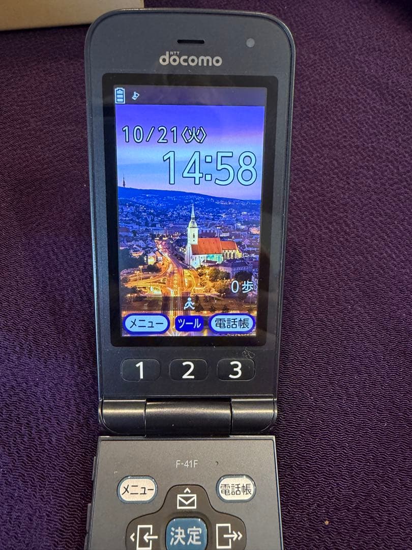 docomo F-41F ドコモガラケー