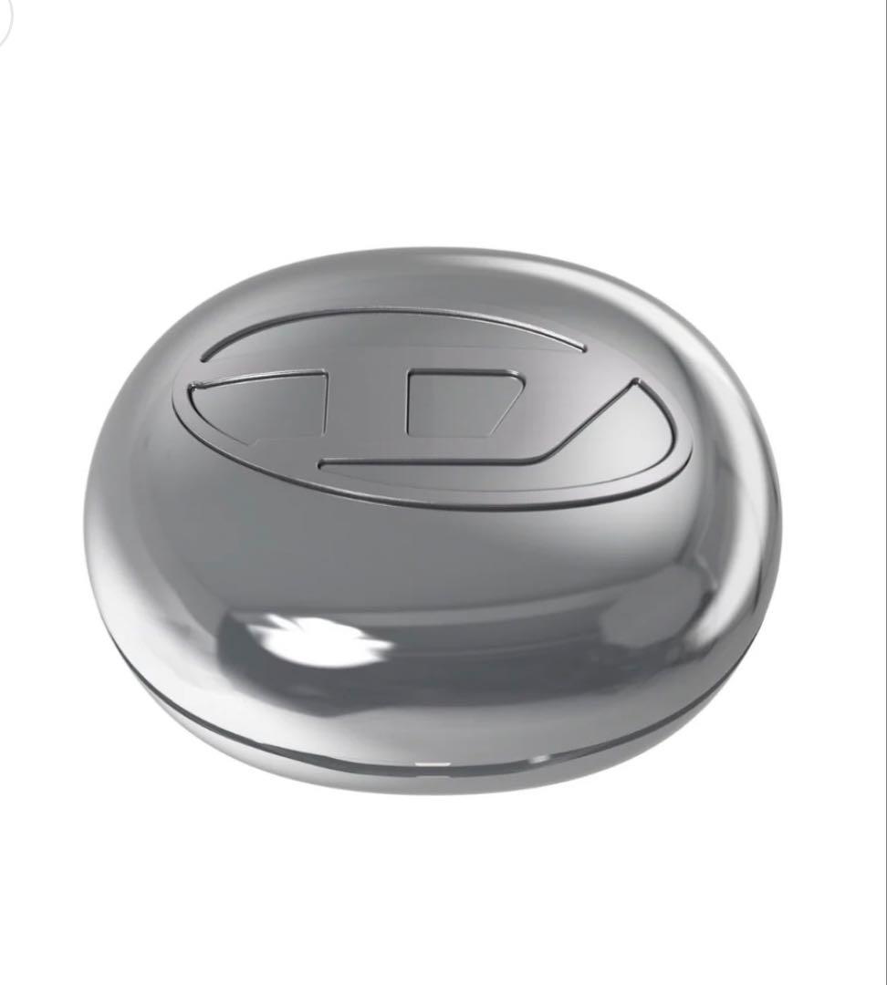 ワイヤレスイヤホン DIESEL アクティブノイズキャンセリング　シルバー