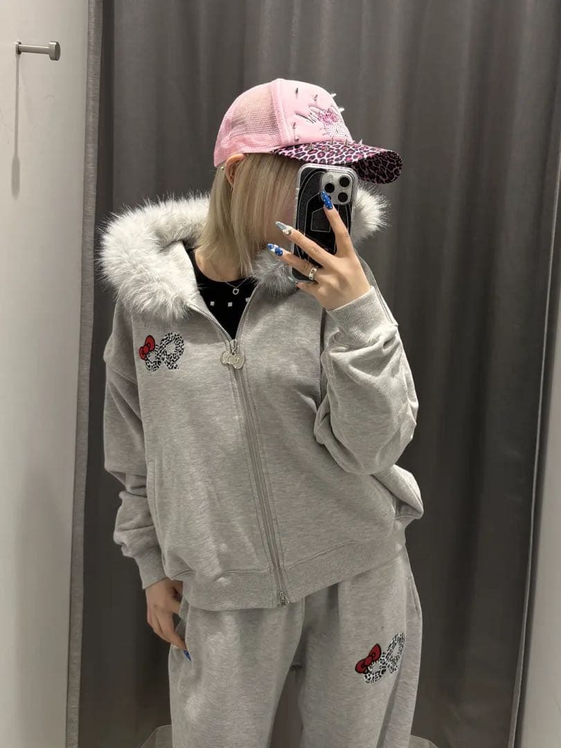 9090×HELLO KITTY 90 Logo セットアップ