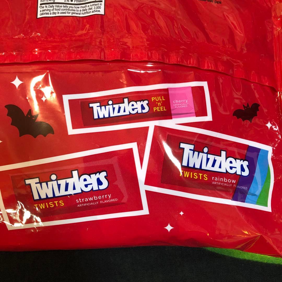 ちゃん丸様日本未発売Twizzlersトゥイズラーレインボー・チェリー他60袋入