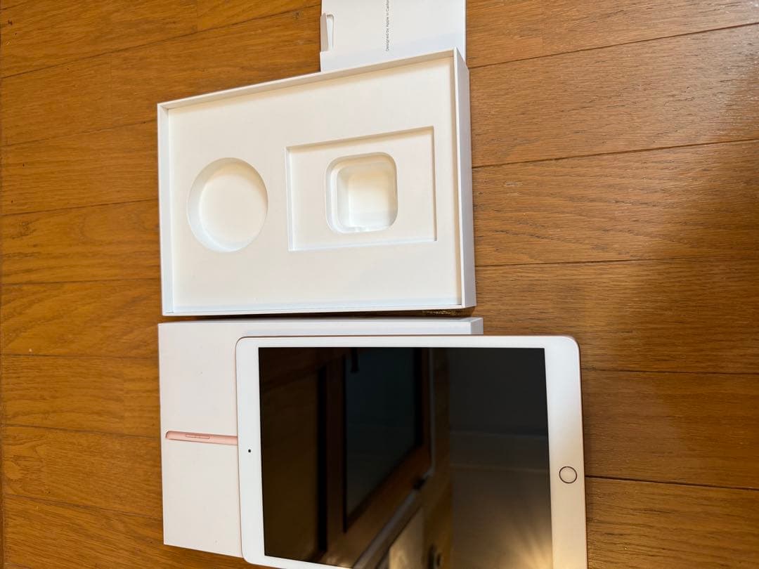 ジ*ク様 iPad 第7世代 32GB 10.2インチ ローズゴールド カバー付