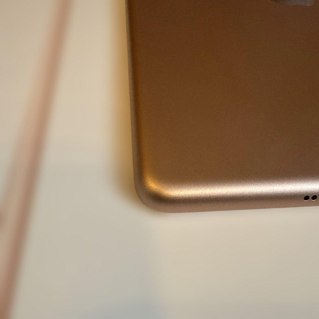 ジ*ク様 iPad 第7世代 32GB 10.2インチ ローズゴールド カバー付