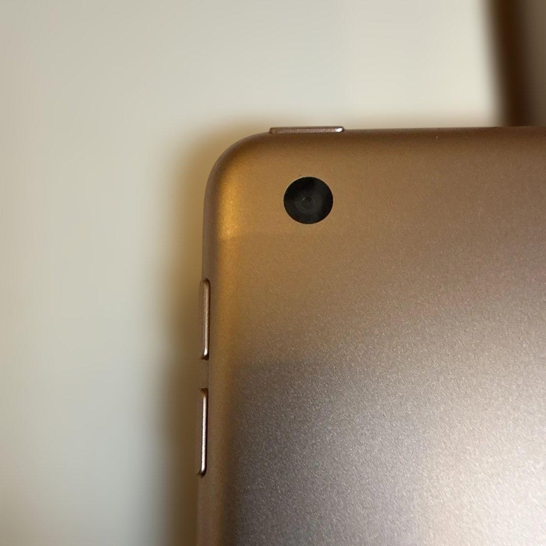 ジ*ク様 iPad 第7世代 32GB 10.2インチ ローズゴールド カバー付