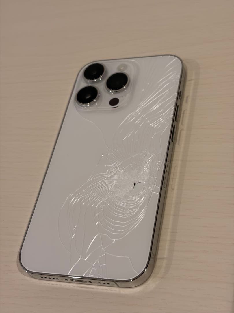 iPhone14 Pro 256GB 背面割れ