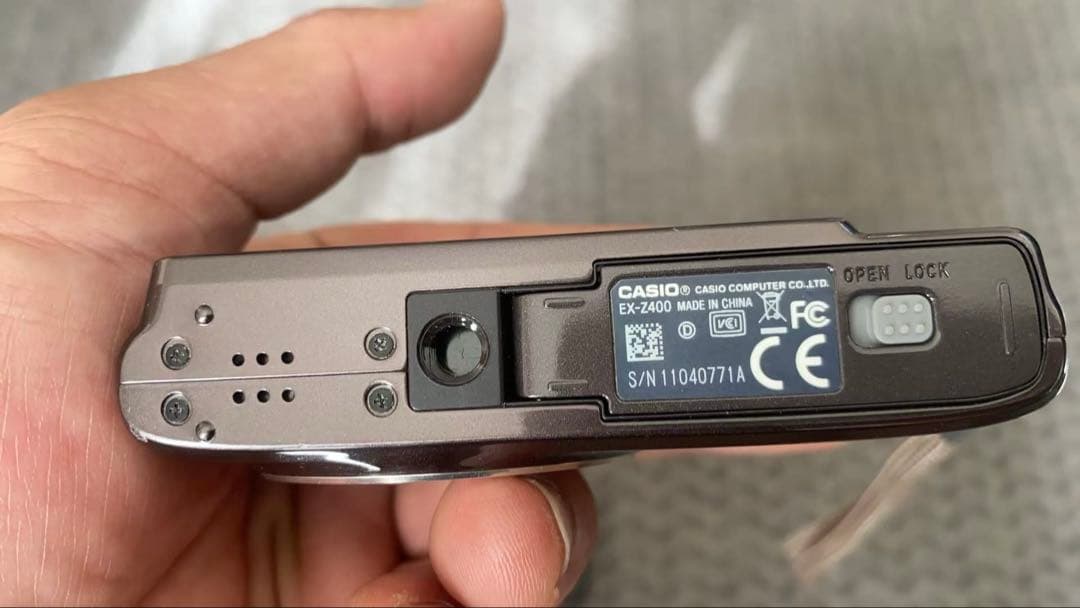 CASIO EXILIM 12.1メガピクセル コンパクトデジタルカメラ