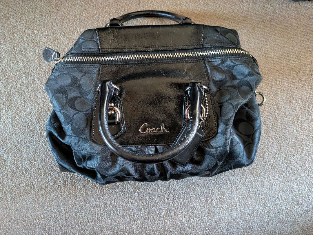 2010年頃購入　Coach ブラック ハンドバッグ