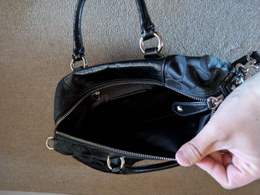 2010年頃購入　Coach ブラック ハンドバッグ