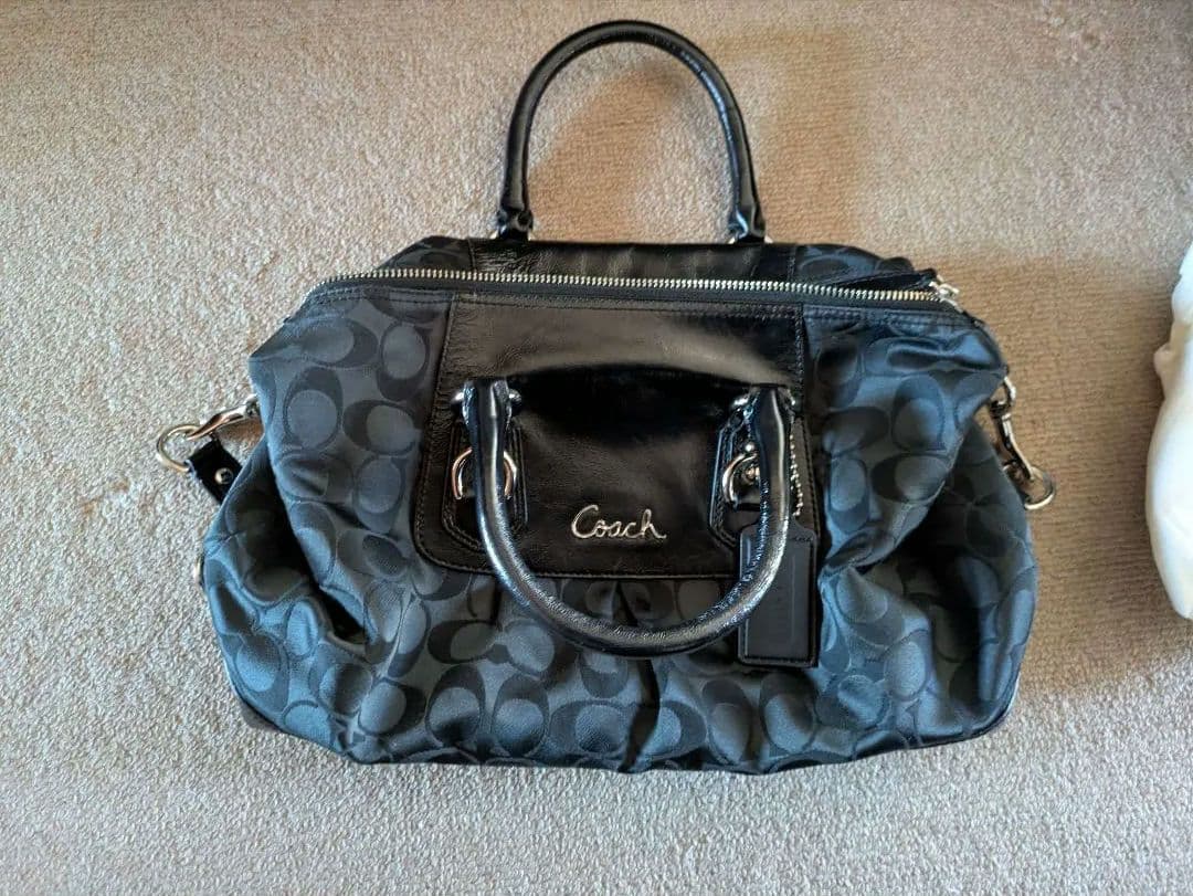 2010年頃購入　Coach ブラック ハンドバッグ