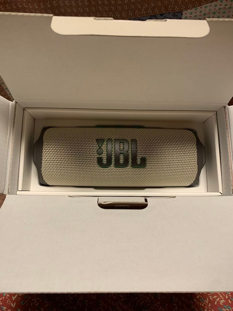 JBL FLIP7 ワイヤレススピーカー　レッドシリコンカバー付き