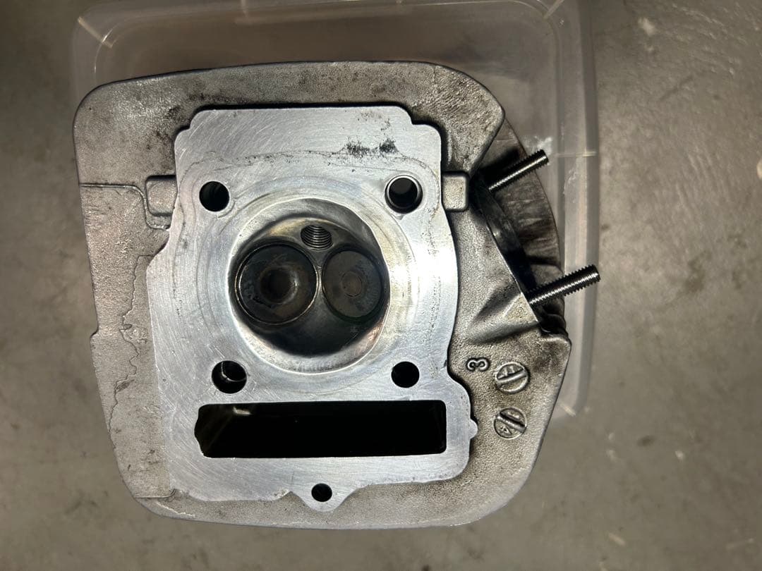 エイプ 100 シリンダー ヘッド 純正