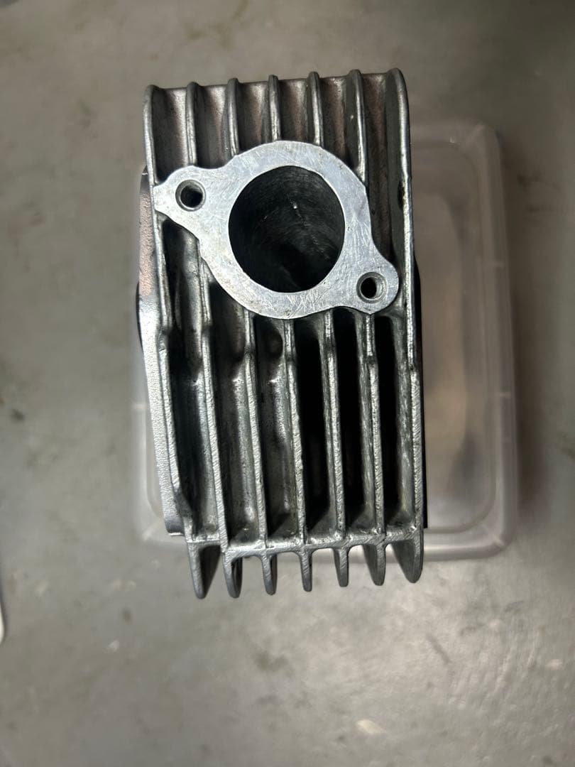 エイプ 100 シリンダー ヘッド 純正