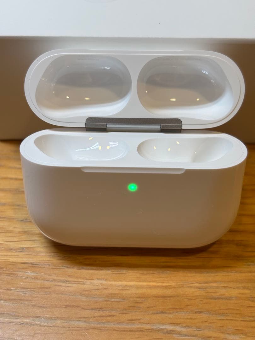 新品　AirPods Pro 3 正規品　充電ケースのみ