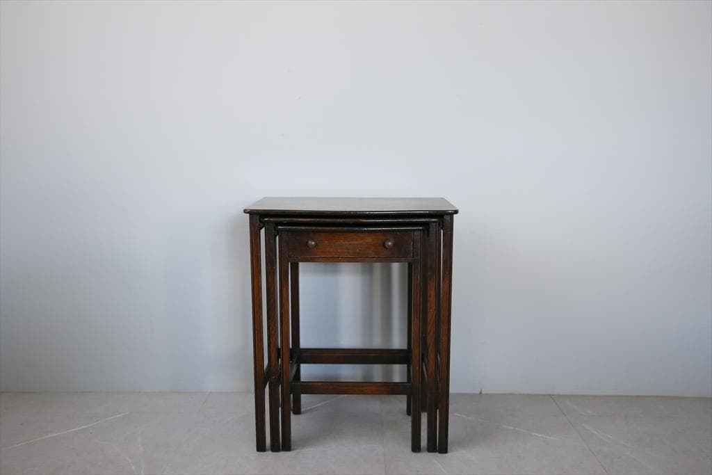 英国アンティーク木製ネストテーブル3台/収納式机/飾り棚/花台(92-227)