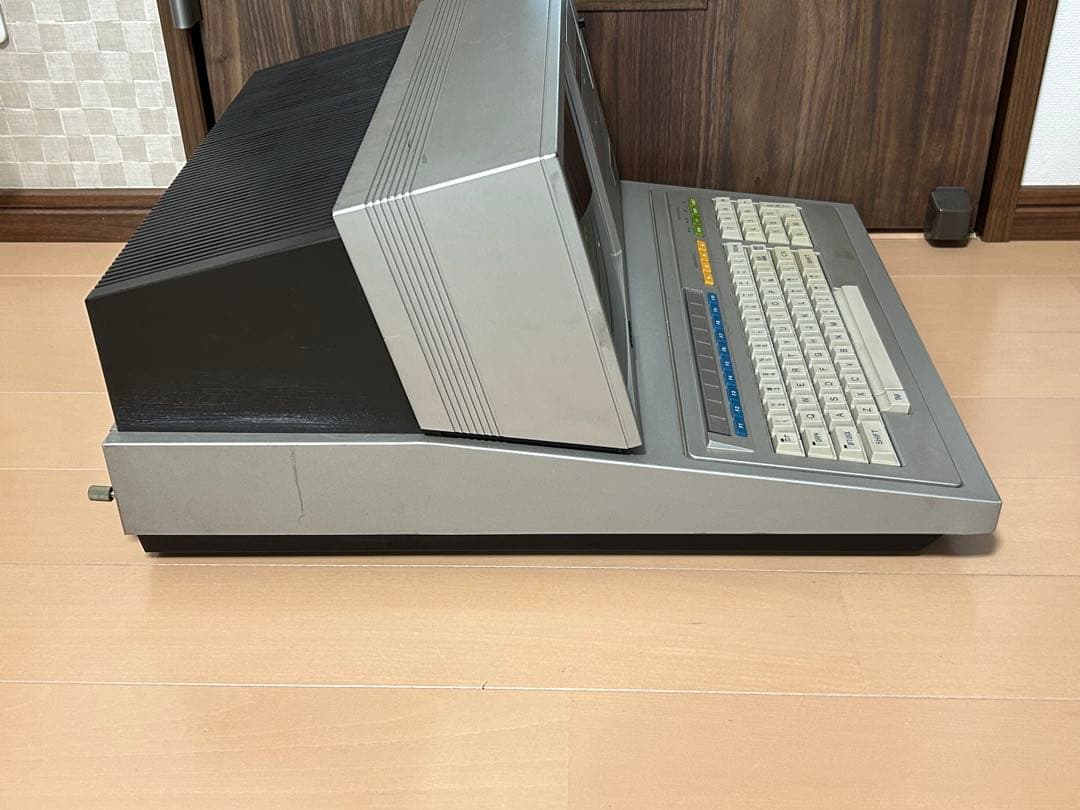SHARP レトロパソコン MZ-80B 通電のみ