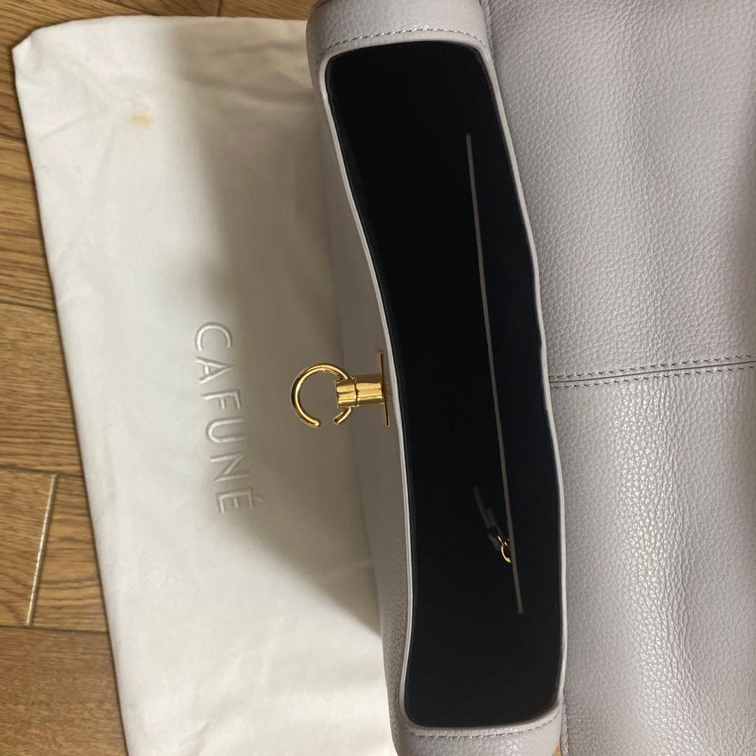 CAFUNÉ スチールレザーハンドバッグ