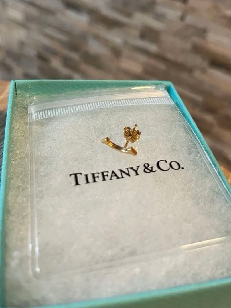 Tiffany & Co. スマイルピアス　ローズゴールド　片耳