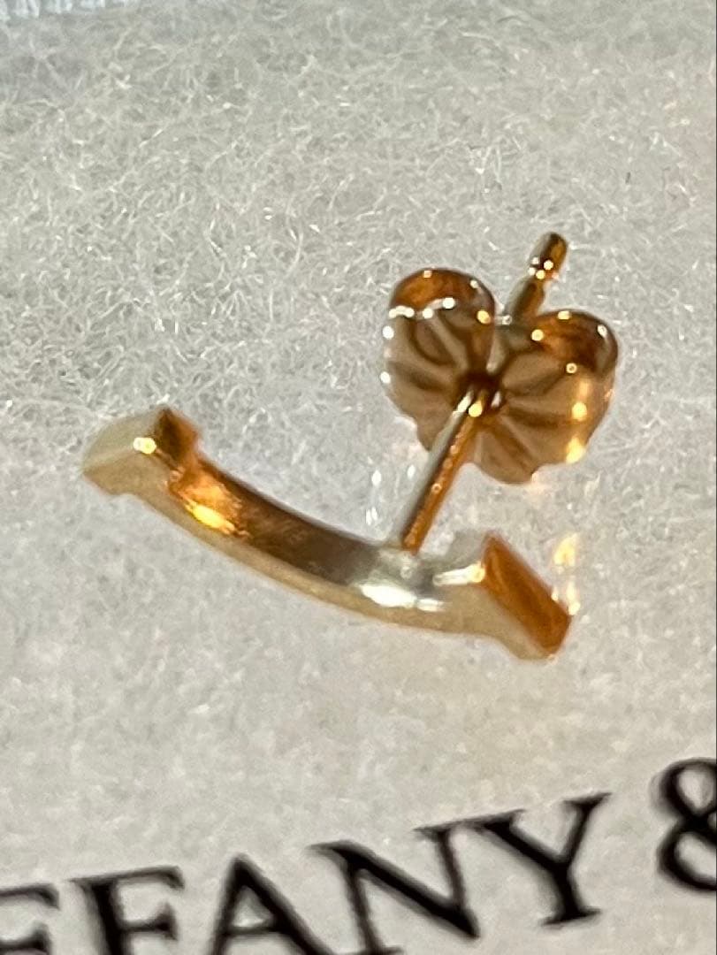 Tiffany & Co. スマイルピアス　ローズゴールド　片耳