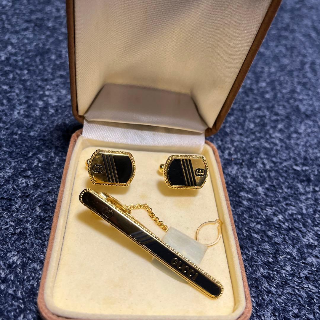 カフスボタンとネクタイピンセット