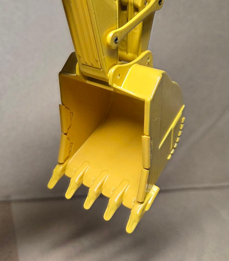 PC1250-11 1/50 コマツ ショベルカー 建機 komatsu NZG