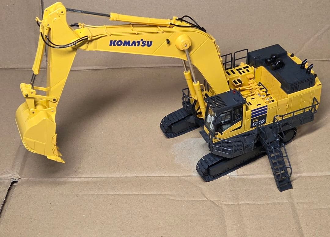 PC1250-11 1/50 コマツ ショベルカー 建機 komatsu NZG
