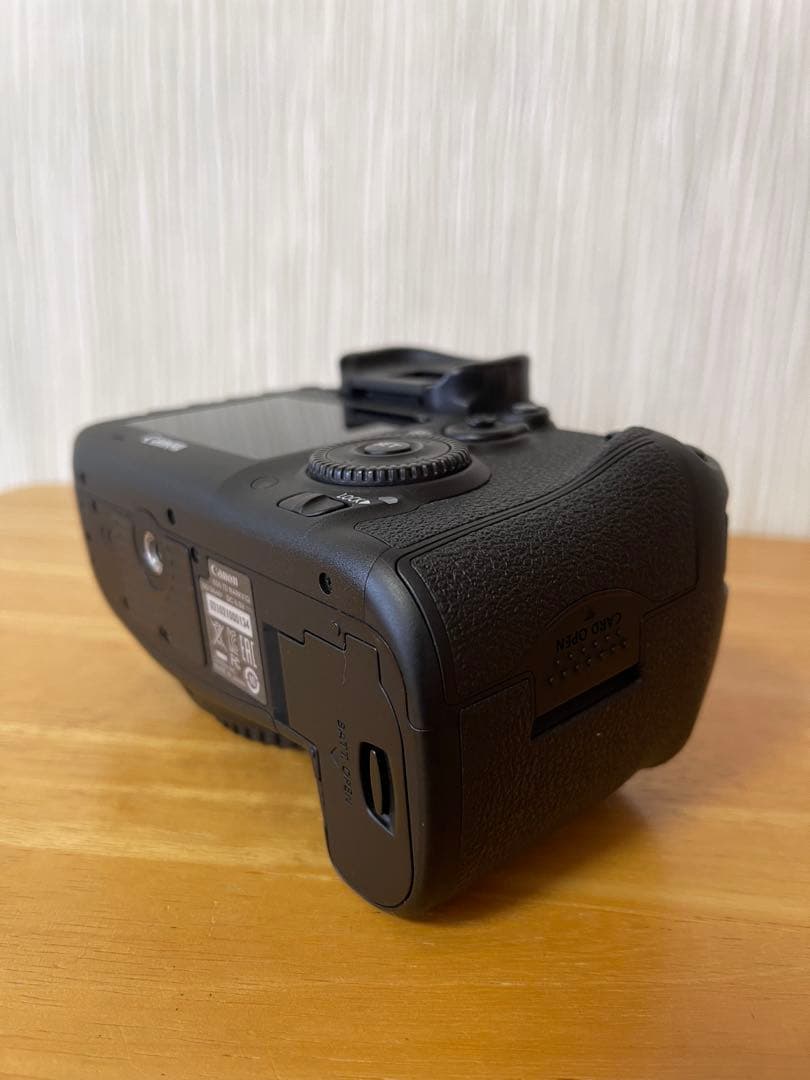 デジタルカメラ Canon EOS 7D Mark II EF-S 18-135 IS STM