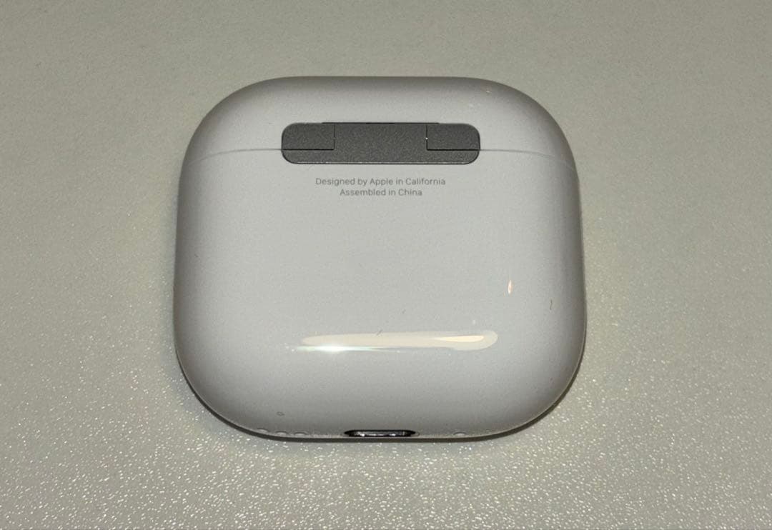 Airpods 4 、 ANC搭載モデル