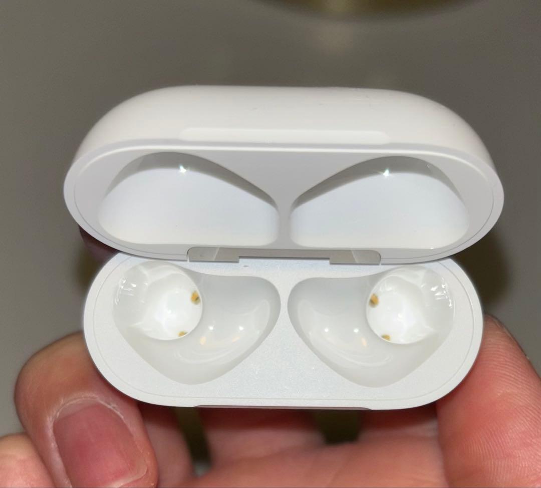 Airpods 4 、 ANC搭載モデル