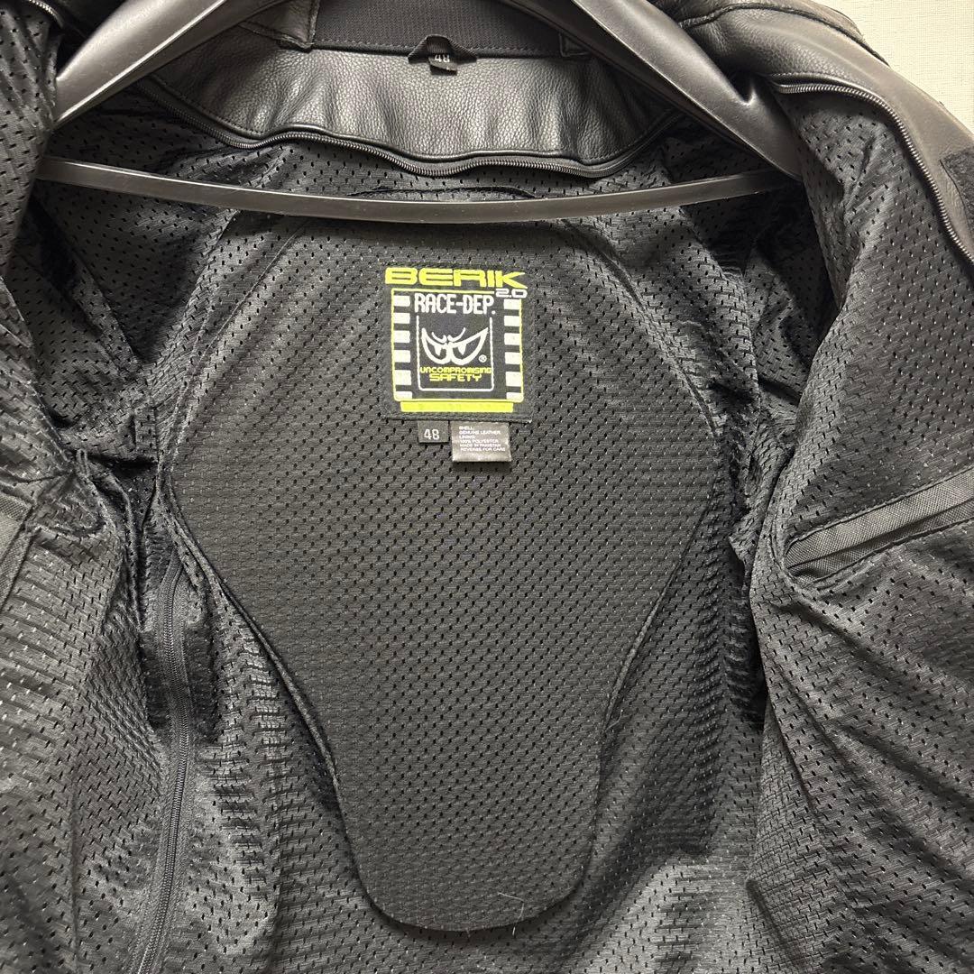 BERIK パンチングレザージャケット、防風ライナー付サイズ48 M相当