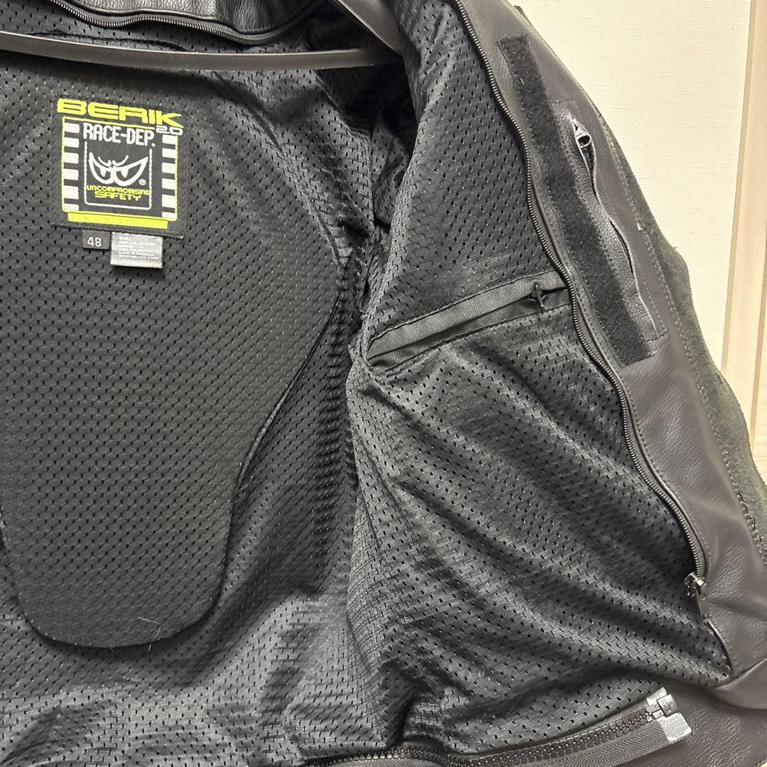 BERIK パンチングレザージャケット、防風ライナー付サイズ48 M相当