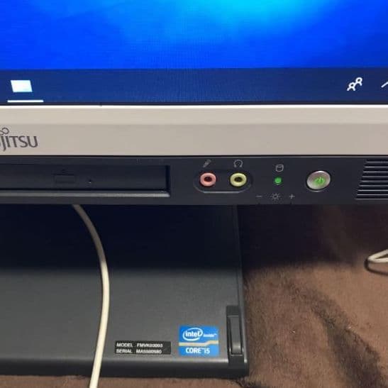 富士通 一体型PC K555/K Windows 10 Pro i5 8GB