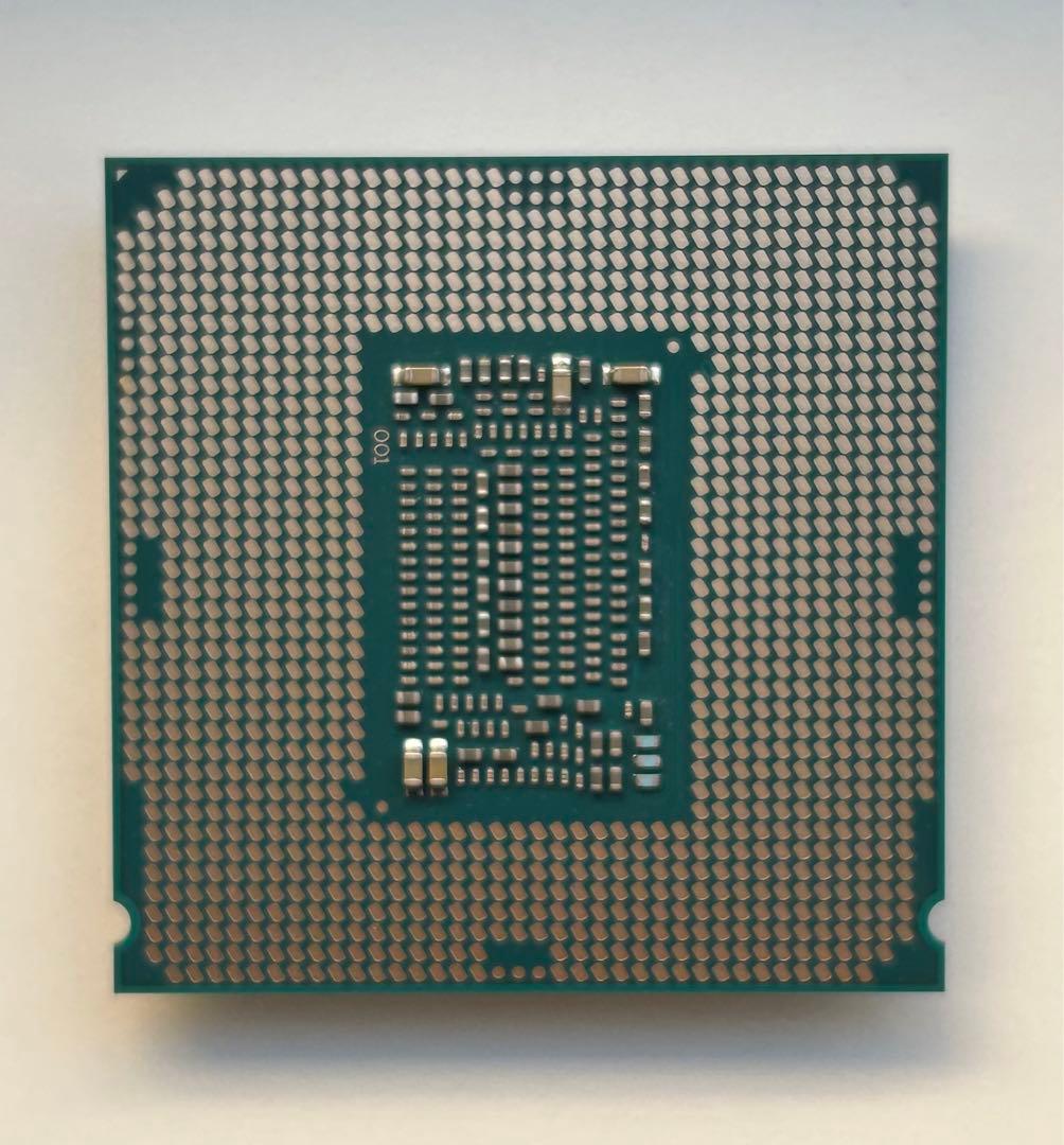 INTEL XEON E-2136 6コア12スレッド インテル CPU