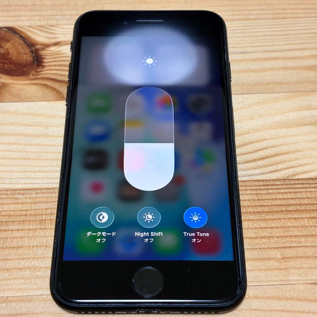 バッテリー新品　iPhoneSE第3世代64GB SIMフリー yy17700c