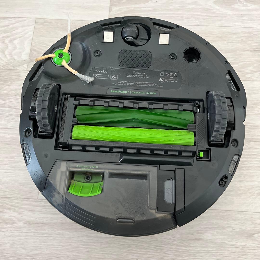 iRobot Roomba i7本体+スタンド付 ブラック