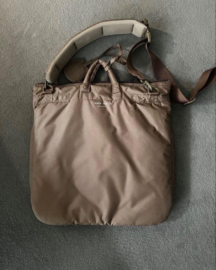 HYKE✖PORTER コラボのヘルメットバック　ベージュ